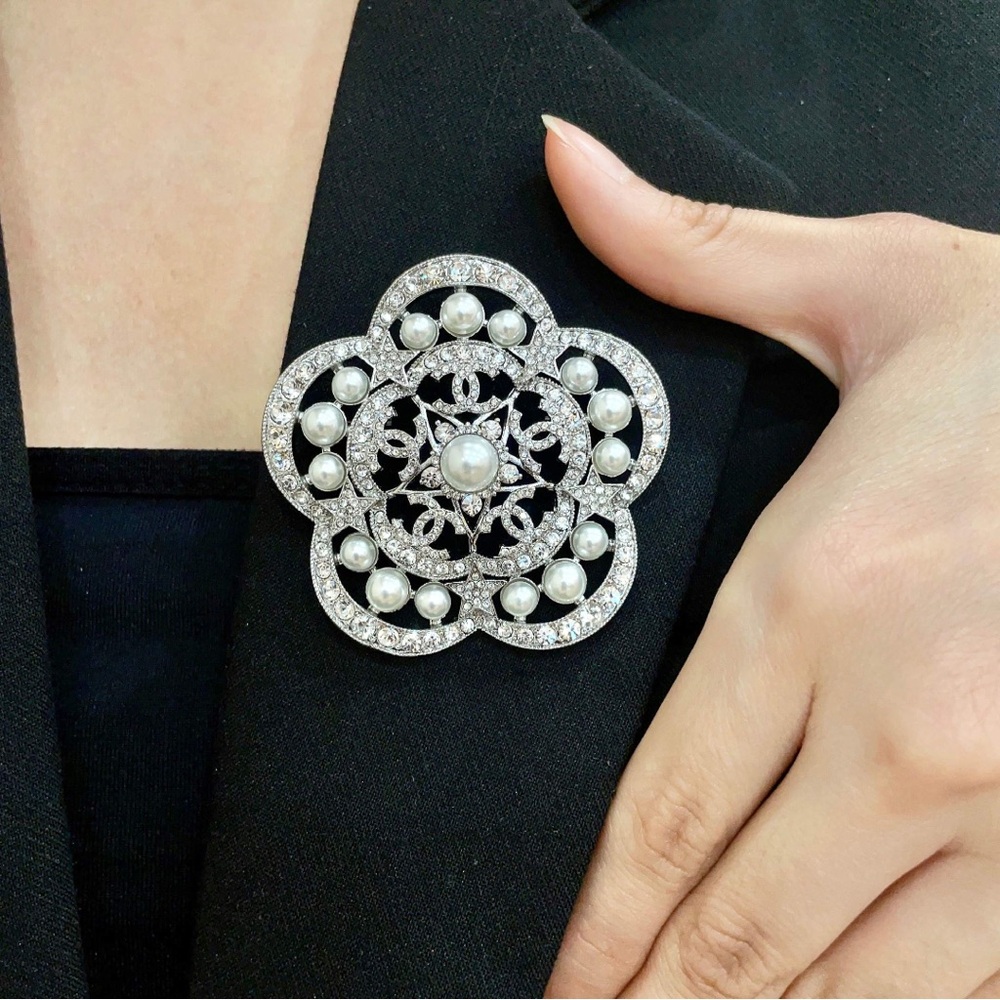 Chanel Brooch - Picture 7 of 7